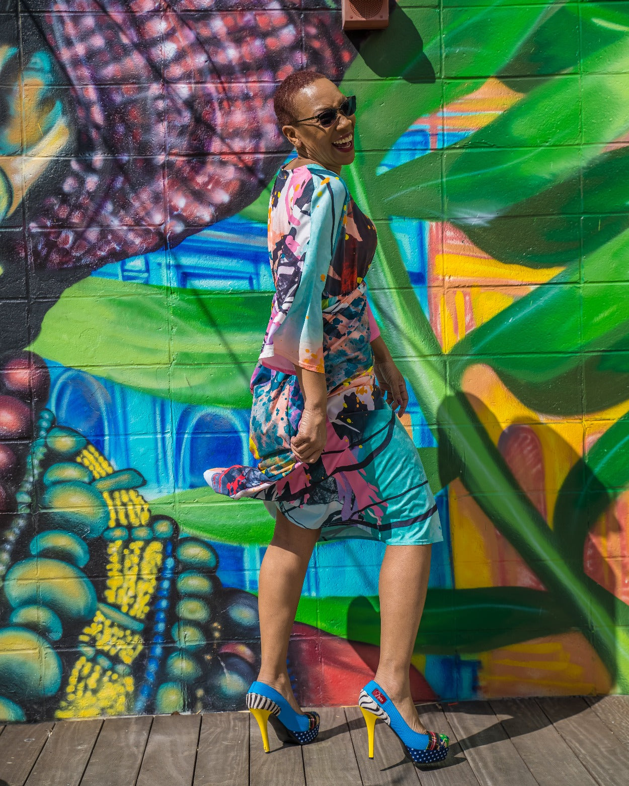 Soft Blue Graphic Print Mid-Sleeve Dress